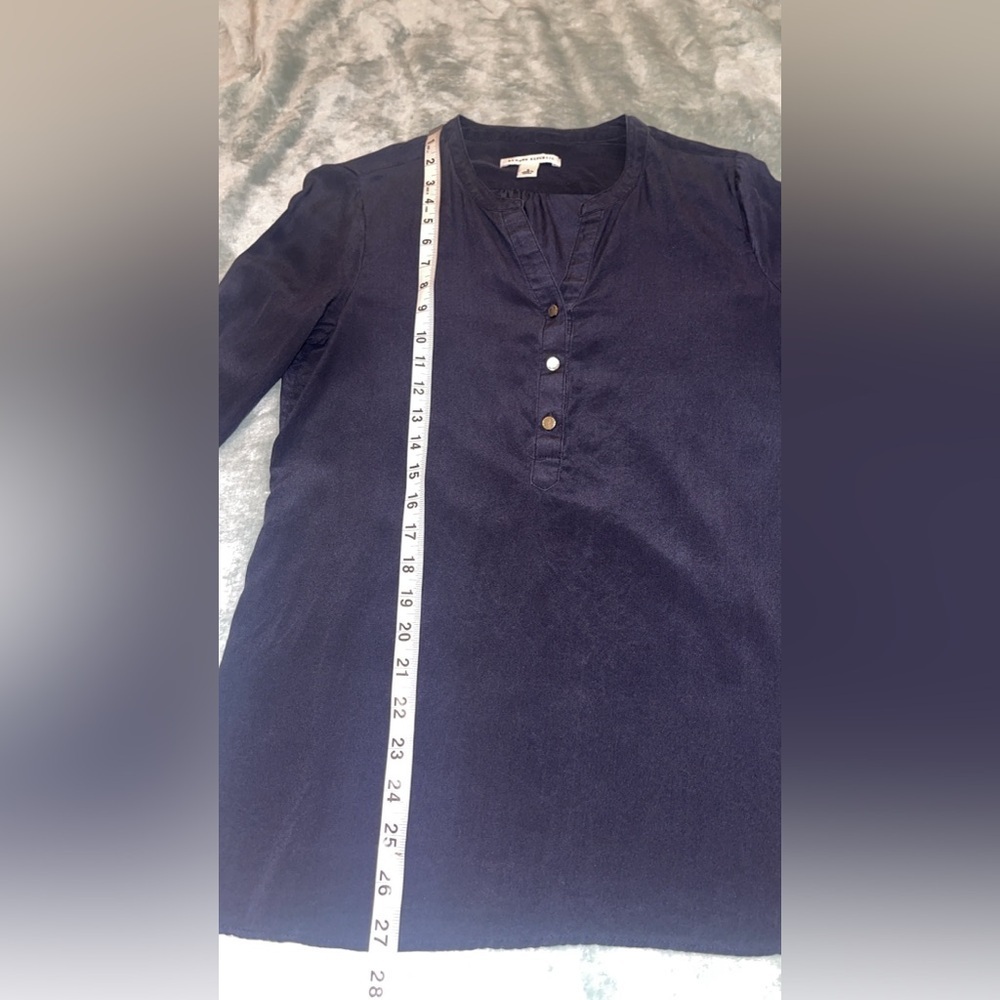 Banana Republic Navy Blue Silk V-Neck Blouse Size Small - Picture 4 of 7